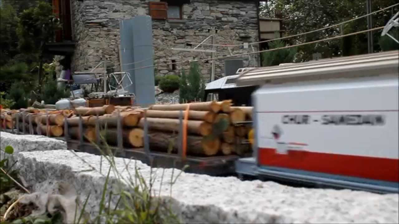 LGB RhB An einem Herbsttag in Rueun