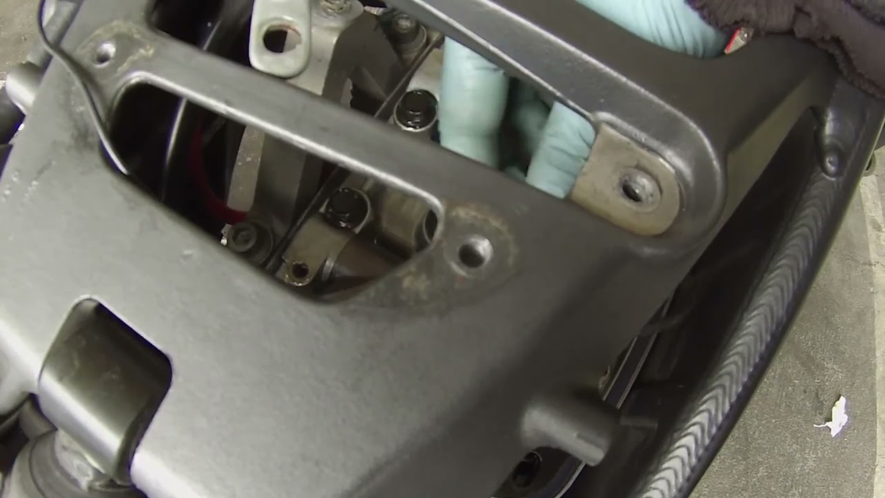 Buell XB12scg Engine Rotation - Part 2 (Intake Seal, Rocker Cover Gasket, Fuel Injector Replacement)