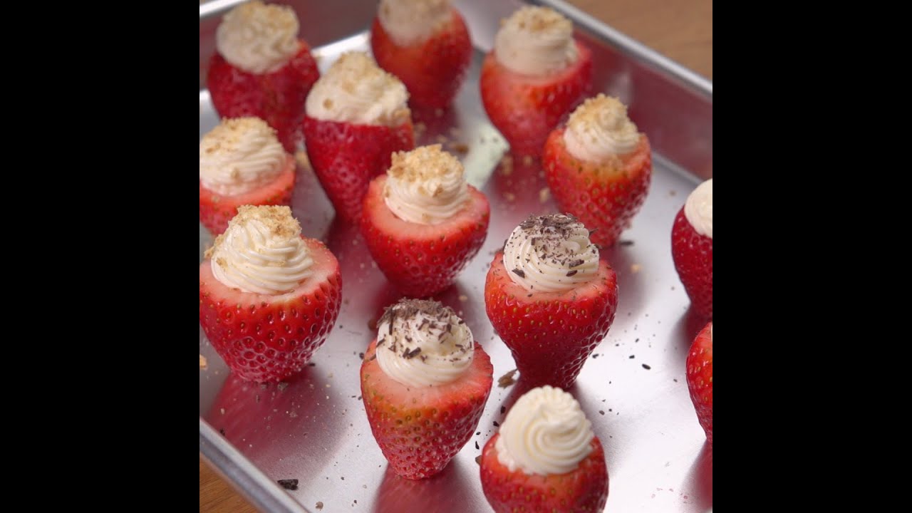 Cheesecake Stuffed Strawberries