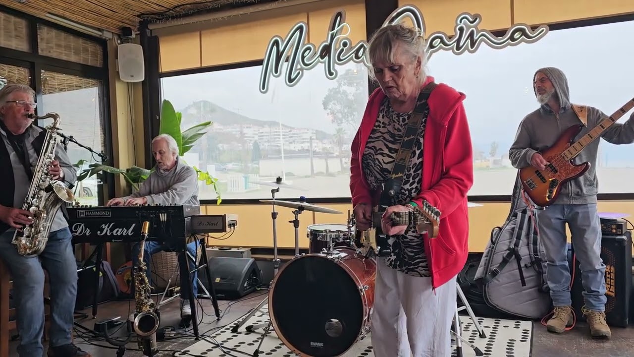 Mama Paula Blues Band. 