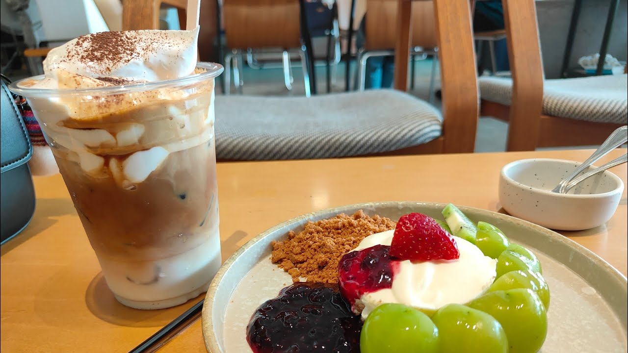 Don't miss it!!! A coffee shop you must try.PASOM café 