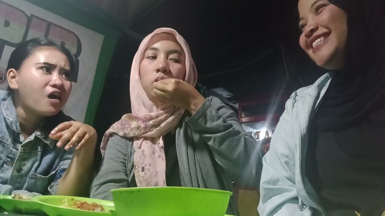 #vlog mam pecel lele