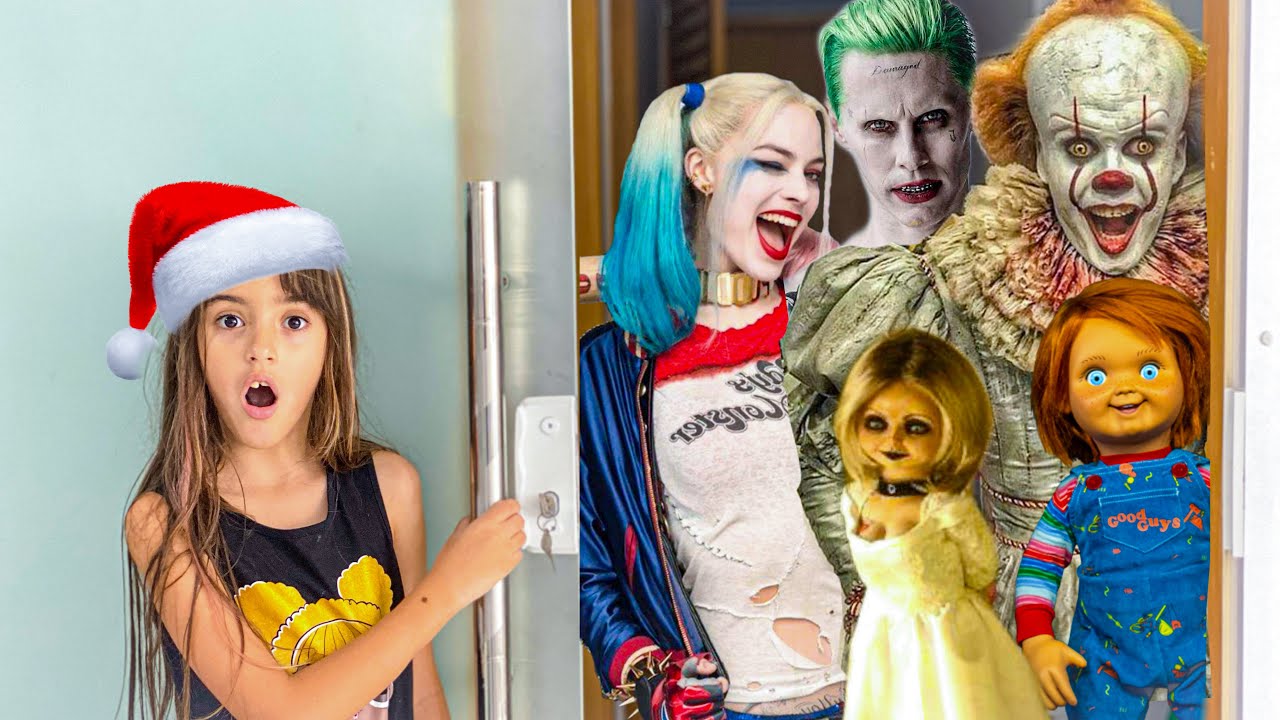 A ARLEQUINA, CORINGA, IT A COISA E GRINCH INVADIRAM A NOSSA CASA E DESTRUIRAM NOSSA ÁRVORE DE NATAL