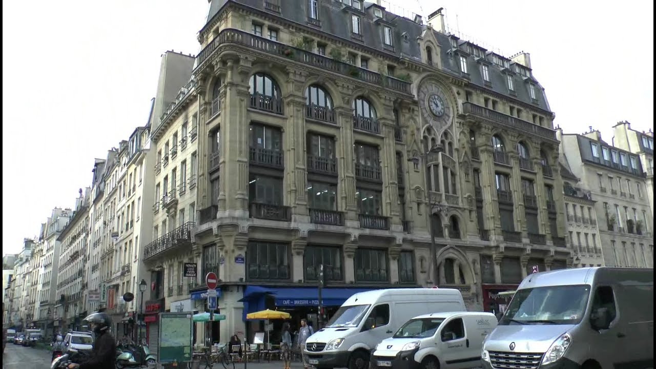Walk around Paris France. Rue Réaumur - Place de l'Opéra - Boulevard Haussmann.