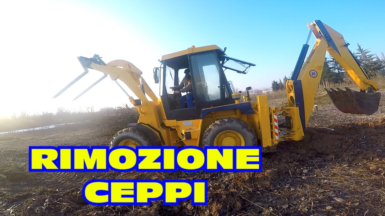 Rimozione ceppi con terna Venieri 6.23