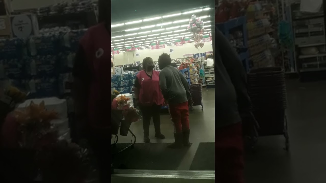 No Smoking inside store🤣