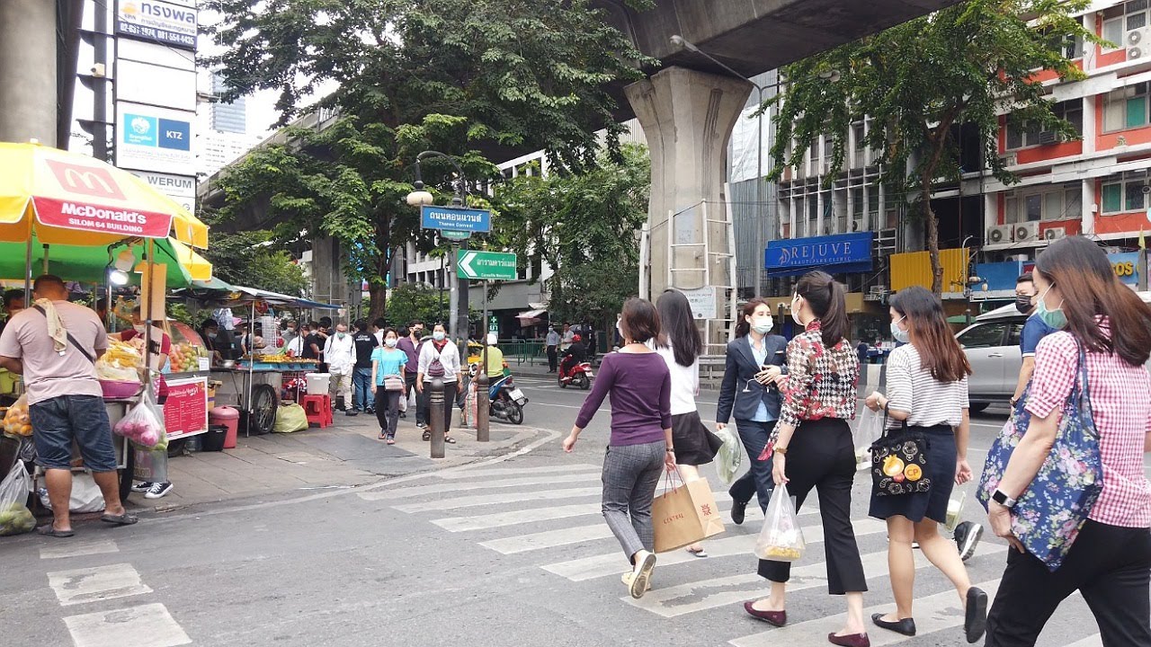 [4K] Bangkok Silom Rd (MRT Silom) до Charoen Krung Rd (BTS Saphan Taksin)