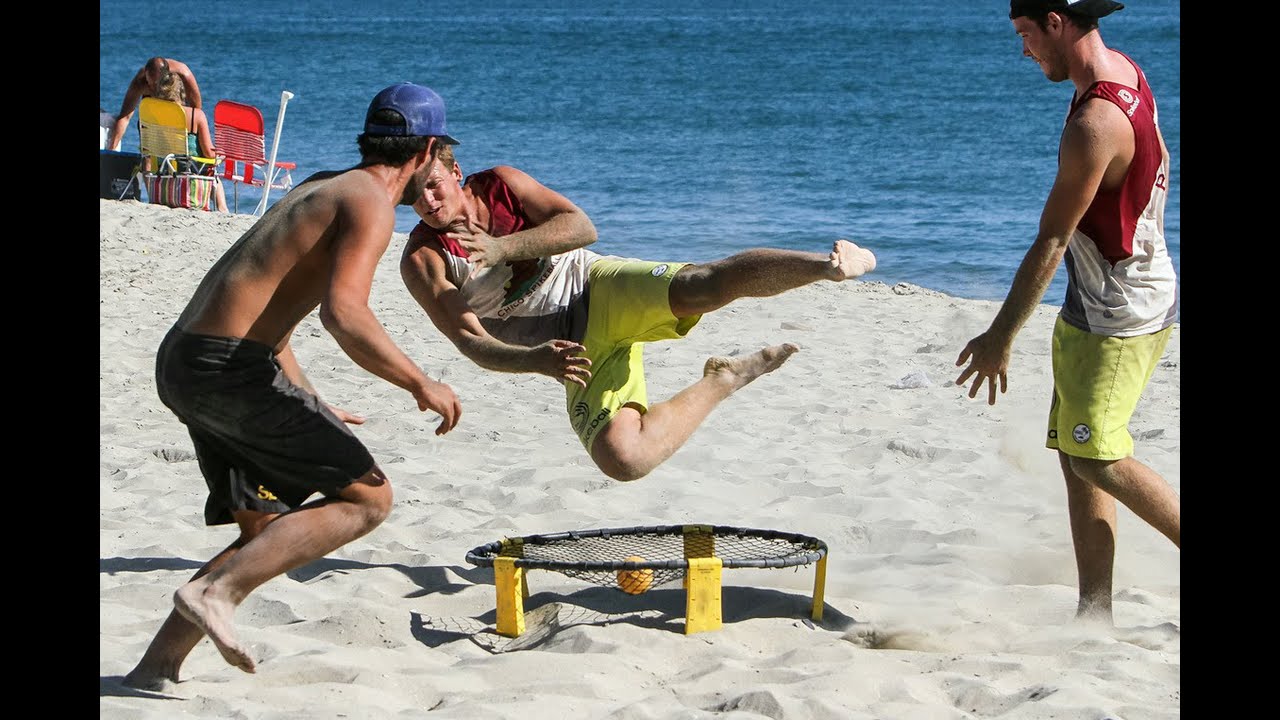 Partido completo de TriVolle (Spikeball USA) en la playa!!