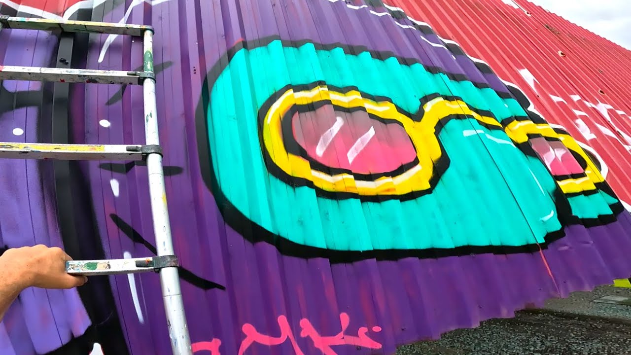 Solo Graffiti at the Top - Daytime