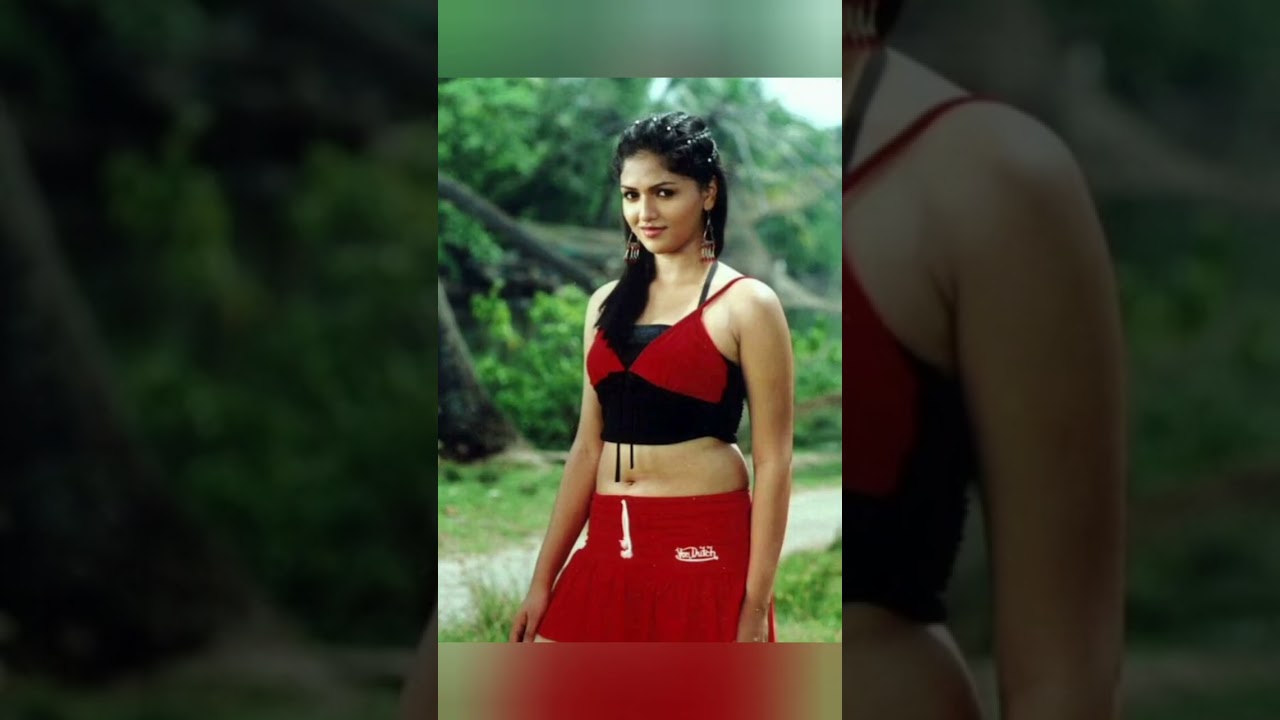 Sunaina hot bold bikini saree actress