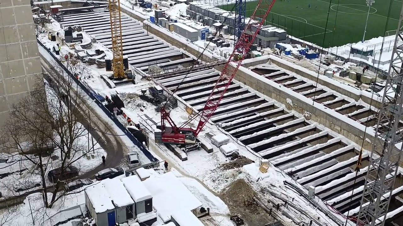 На площадку Серебряный Бор Рублёво-Архангельской линии привезли тюбинги