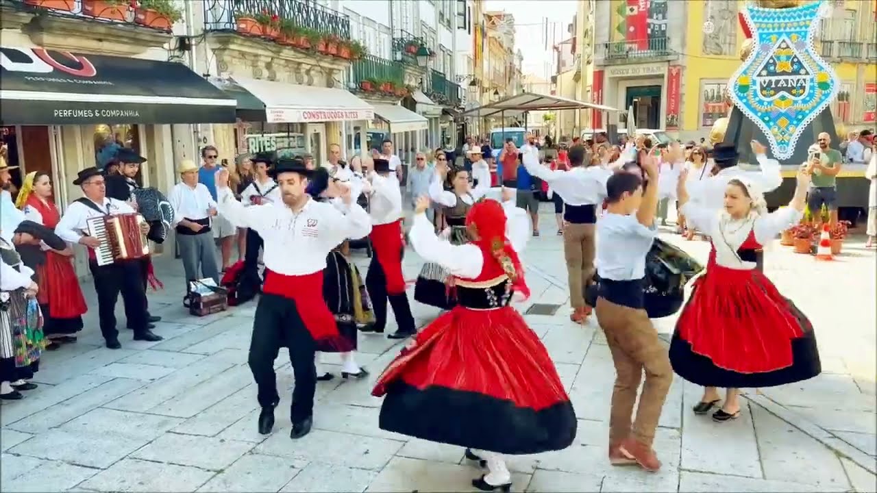 VIANA DO CASTELO - Grupo Folclorico na Praça da República (Agosto - 2023)