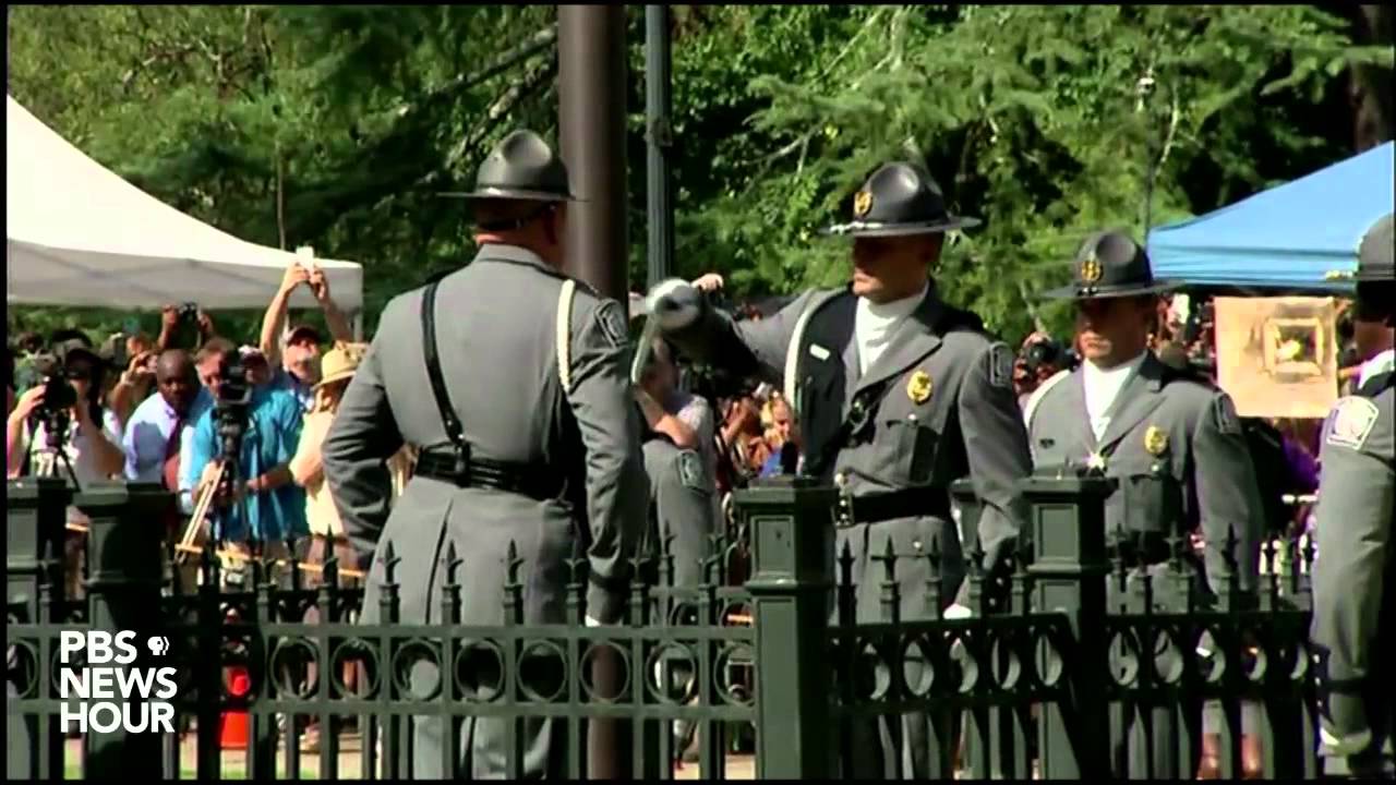 Watch South Carolina remove the Confederate flag from state capitol