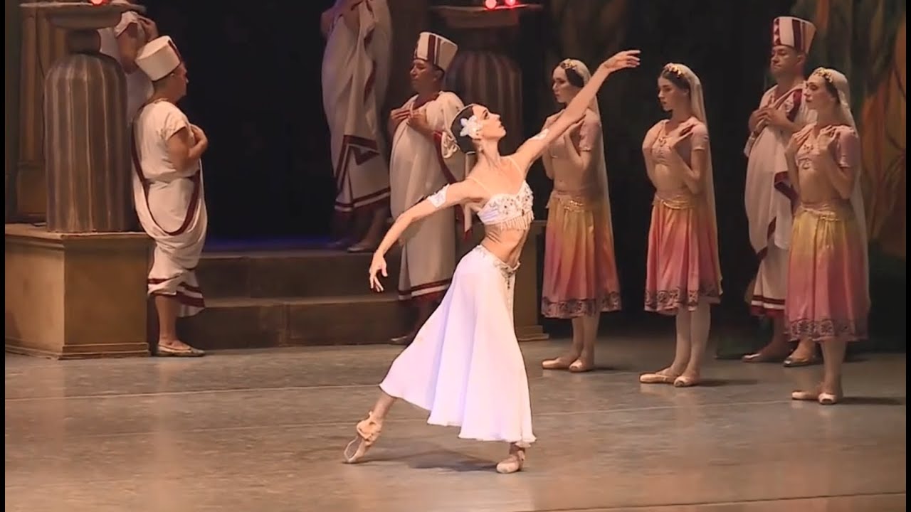 ニキヤの踊り（フルート・ソロ）「ラ・バヤデール」コツュビラ＆リュミン、ロシア・チュバシバレエ団 