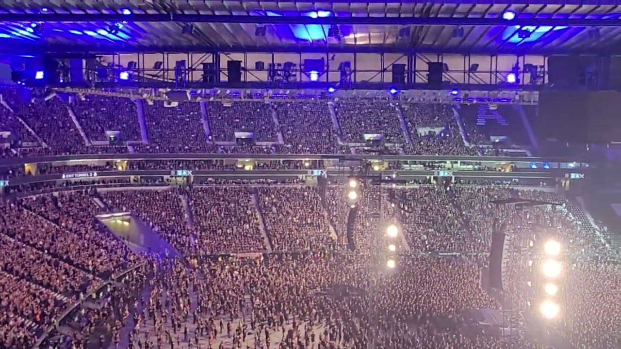 IRON MAIDEN Frankfurt 25.07.2025 Deutsche Bank Park, 2 Minutes To Midnight, Fans und Fan reaction