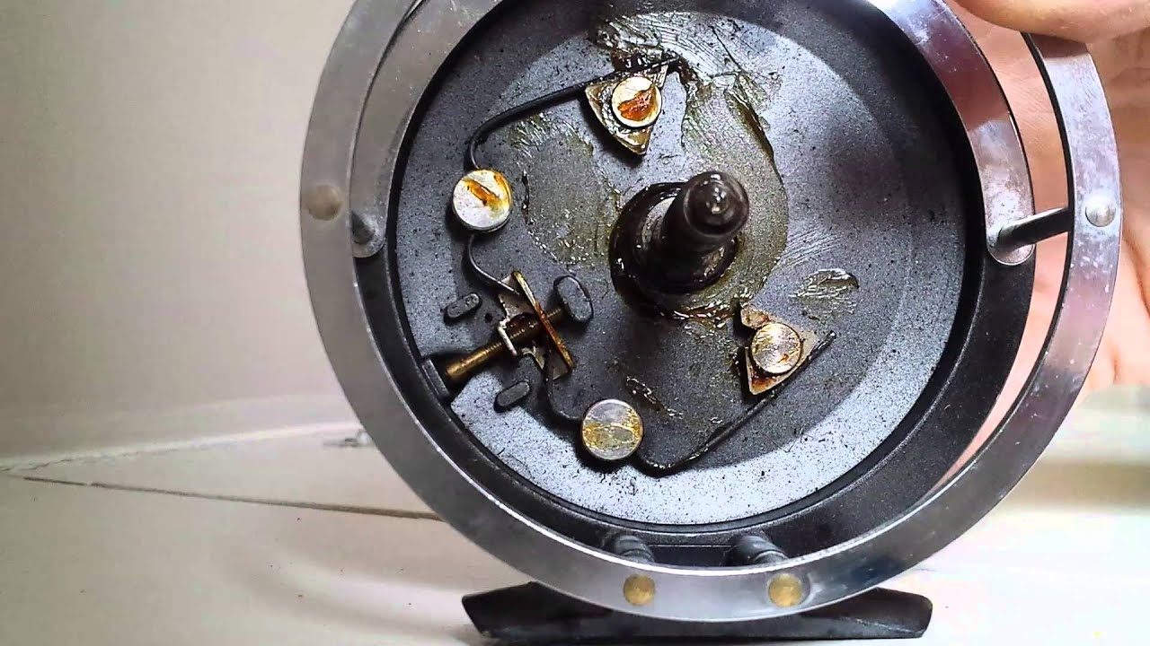 1540 J W Young Salmon reel