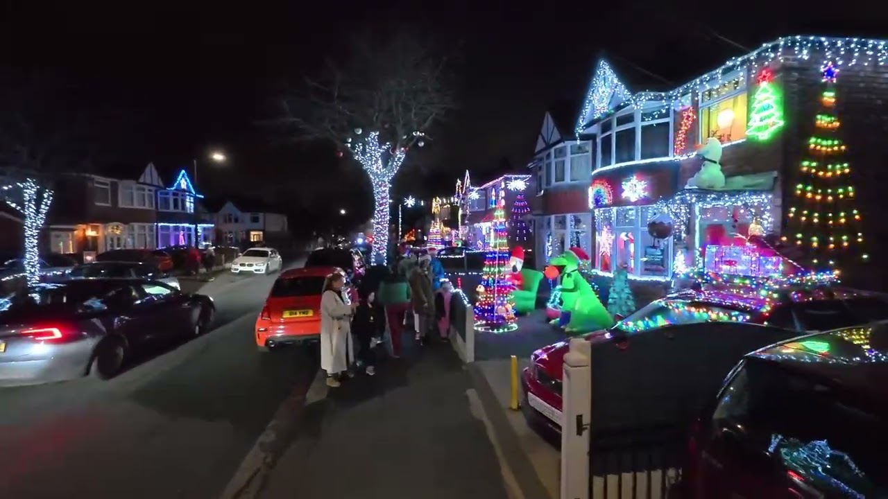 Chestnut Drive Christmas Lights 24 12 2025