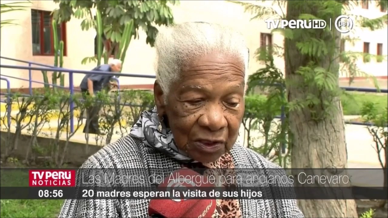 Ancianas madres del albergue Canevaro esperan la visita de sus hijos