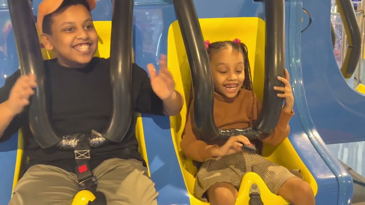 فلوق يوم الجمعه ملاهي افنت مول غنى خافت في اللعبه ♥️