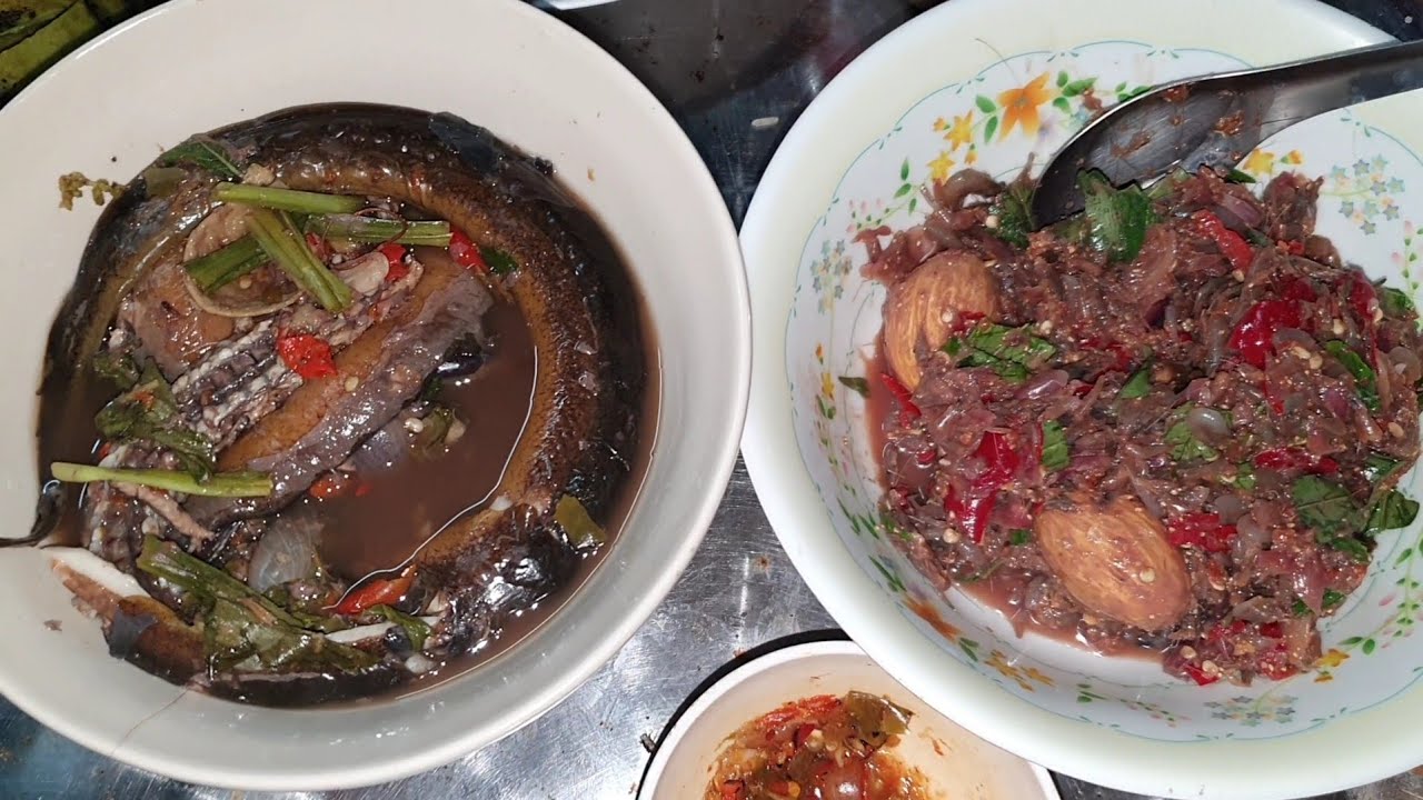 ต้มส้มปลาไหลใส่มะกอก ก้อยกุ้งสดๆ อยู่นายามเย็น