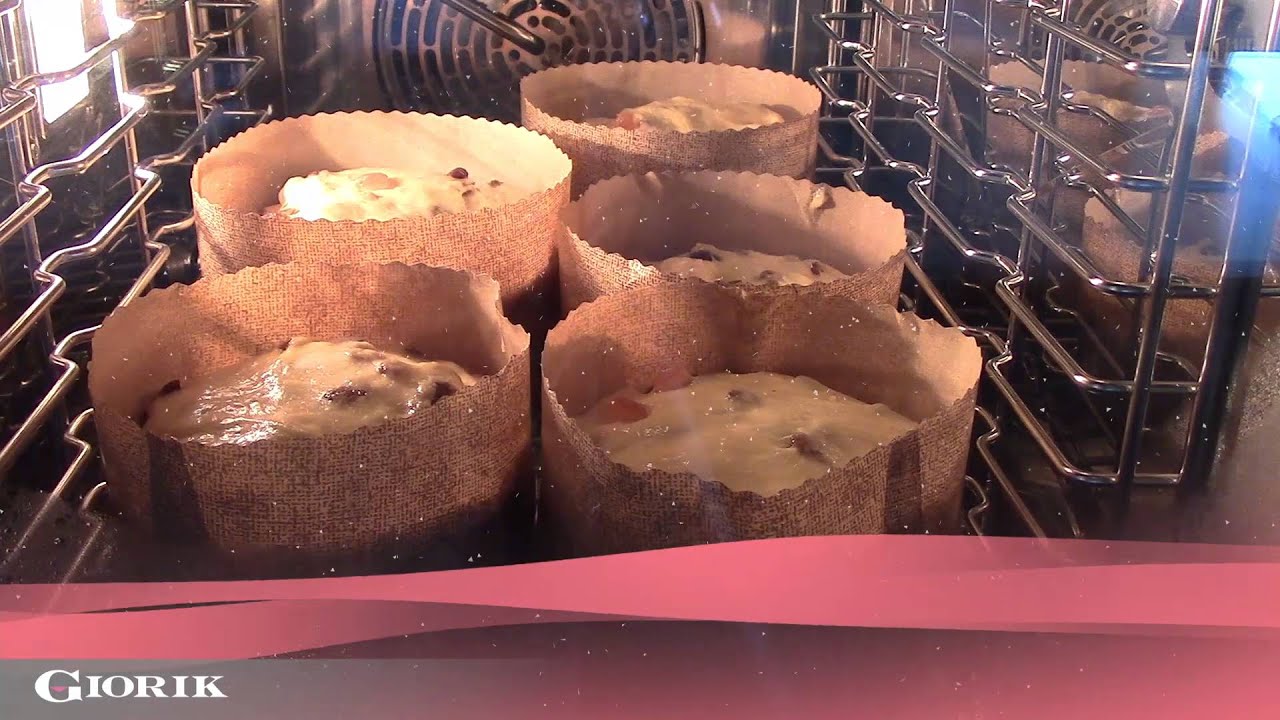 Giorik Holidays - cooking training Panettone