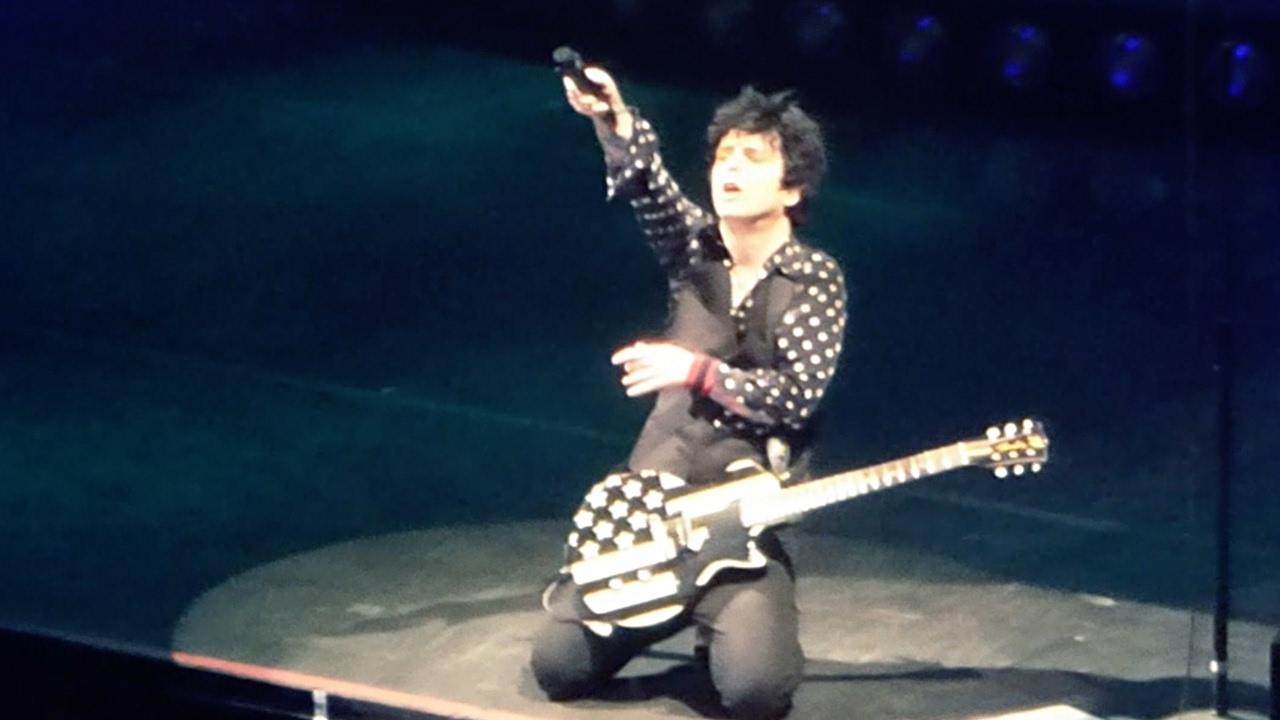 Boulevard of Broken Dreams  -  live in Manchester - Green Day Revolution Radio Tour 2017