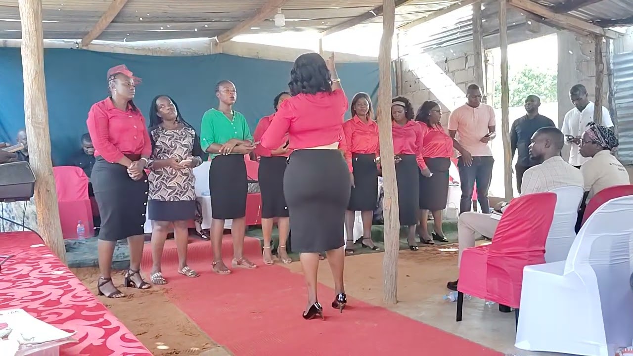Coral Amizade (Concerto de Natal dos Activistas da Igreja do Nazareno de Intaka)