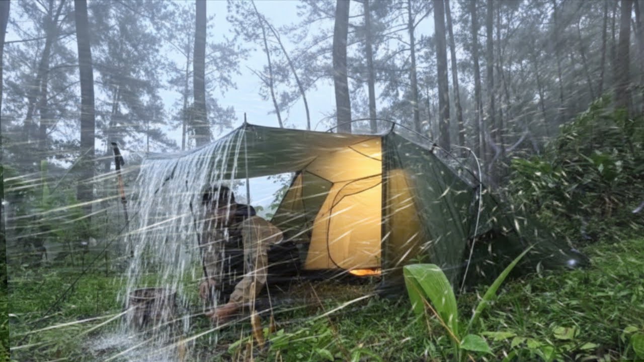 Camping di Hujan Lebat Dan Petir ⛈️ Bersantai di tenda saat hujan