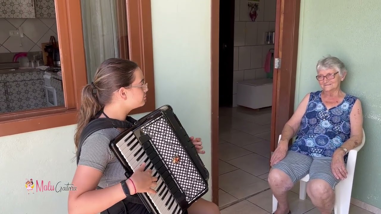 Malu Gaiteira Visita Fã em Vitor Meireles - SC