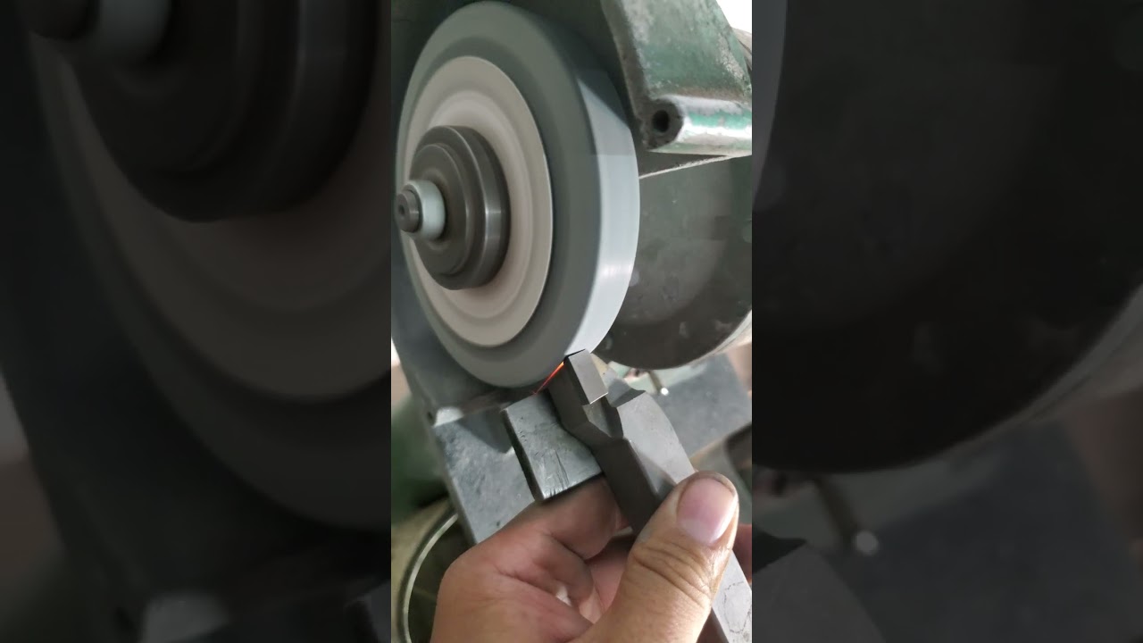 Afiação de ferramenta de torno