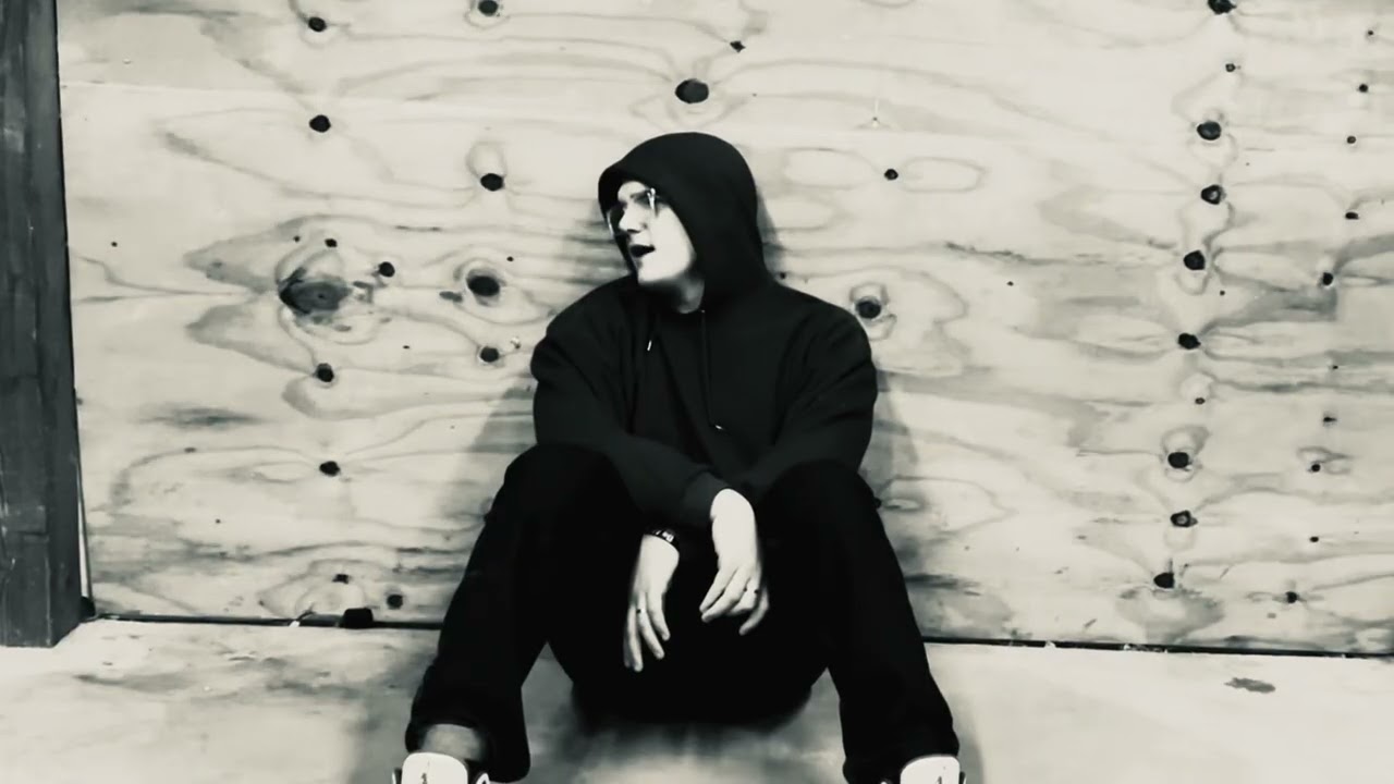 Derrek Cunningham - imprisoned in your eyes (Official Music Video)