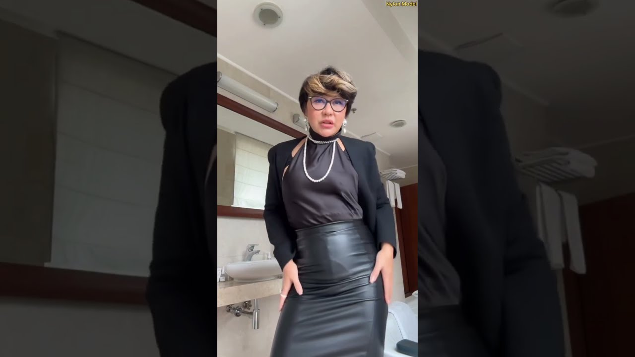Джулия Ву = Модель нейлоновых колготок и обуви на высоких каблуках (старше 50) || Инфлюенсер, сти...
