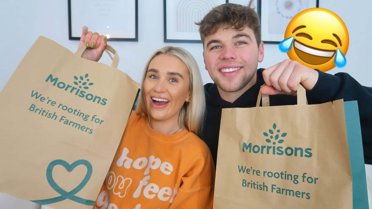 COUPLE SUPERMARKET CHALLENGE | Boyfriend VS Girlfriend!