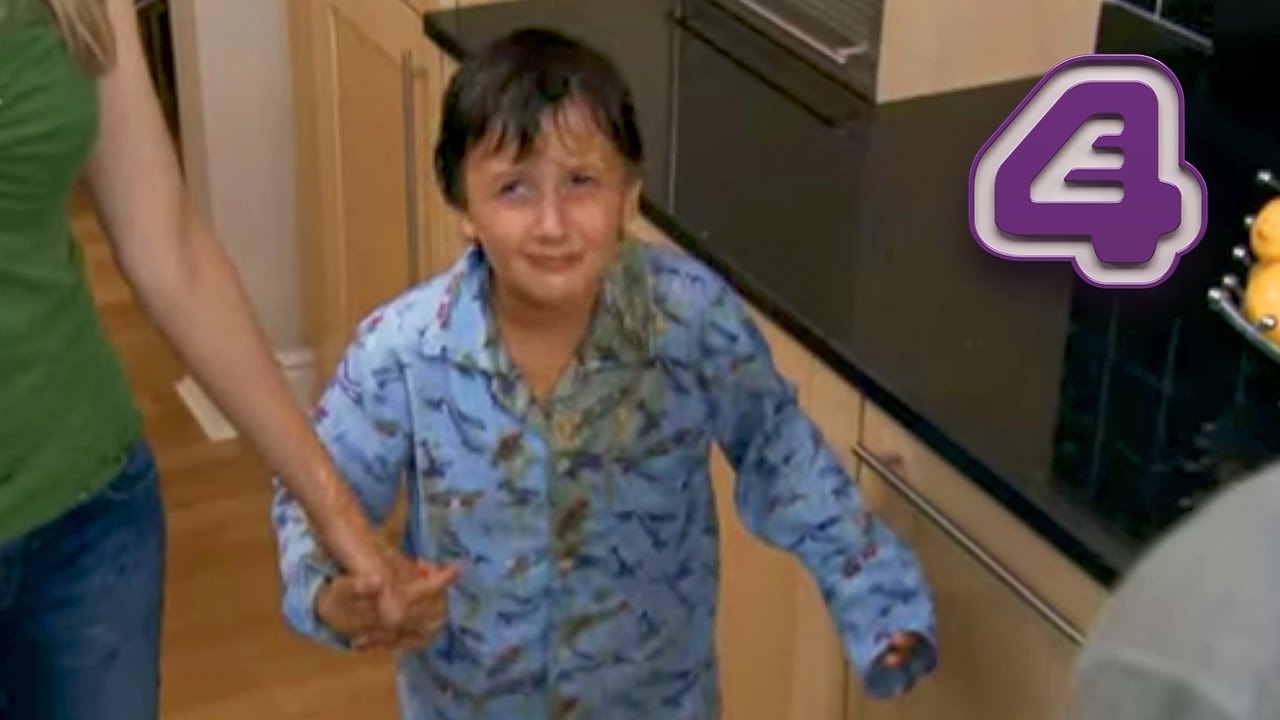 The Inbetweeners | Vomiting On Carli's Little Brother