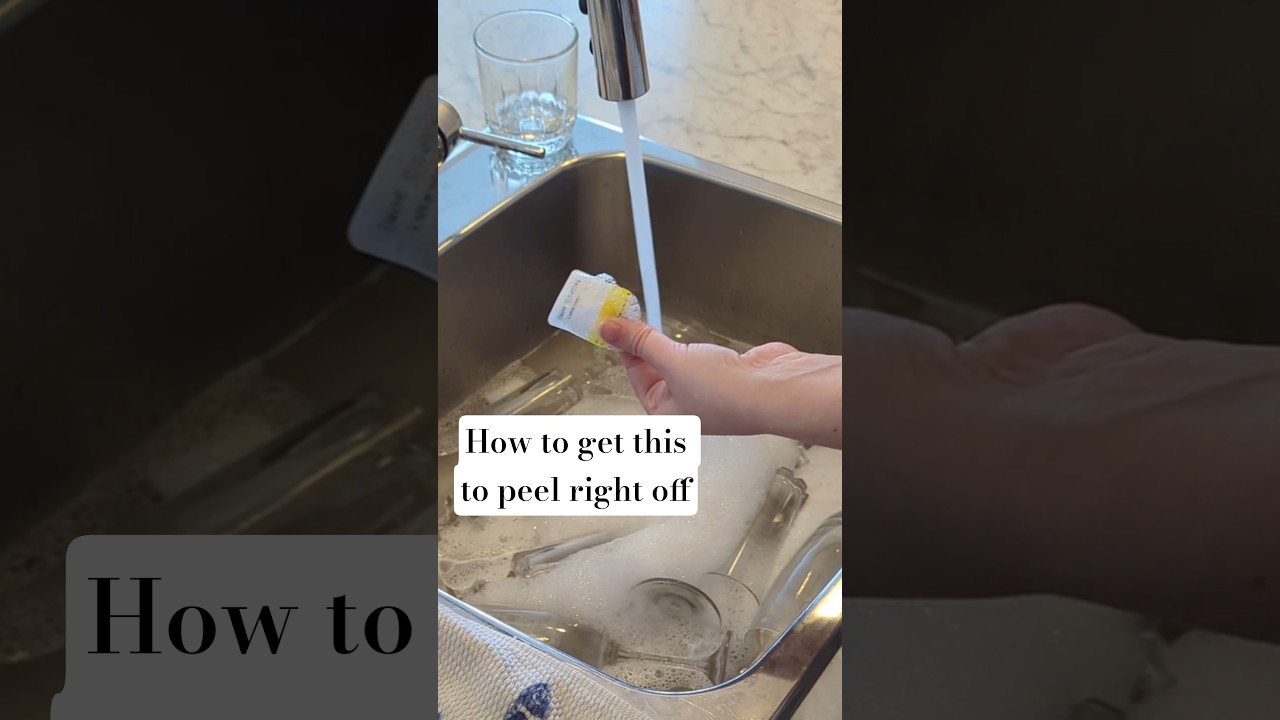 Я видела слишком много людей, которые мучаются с этим #как_снять_наклейку