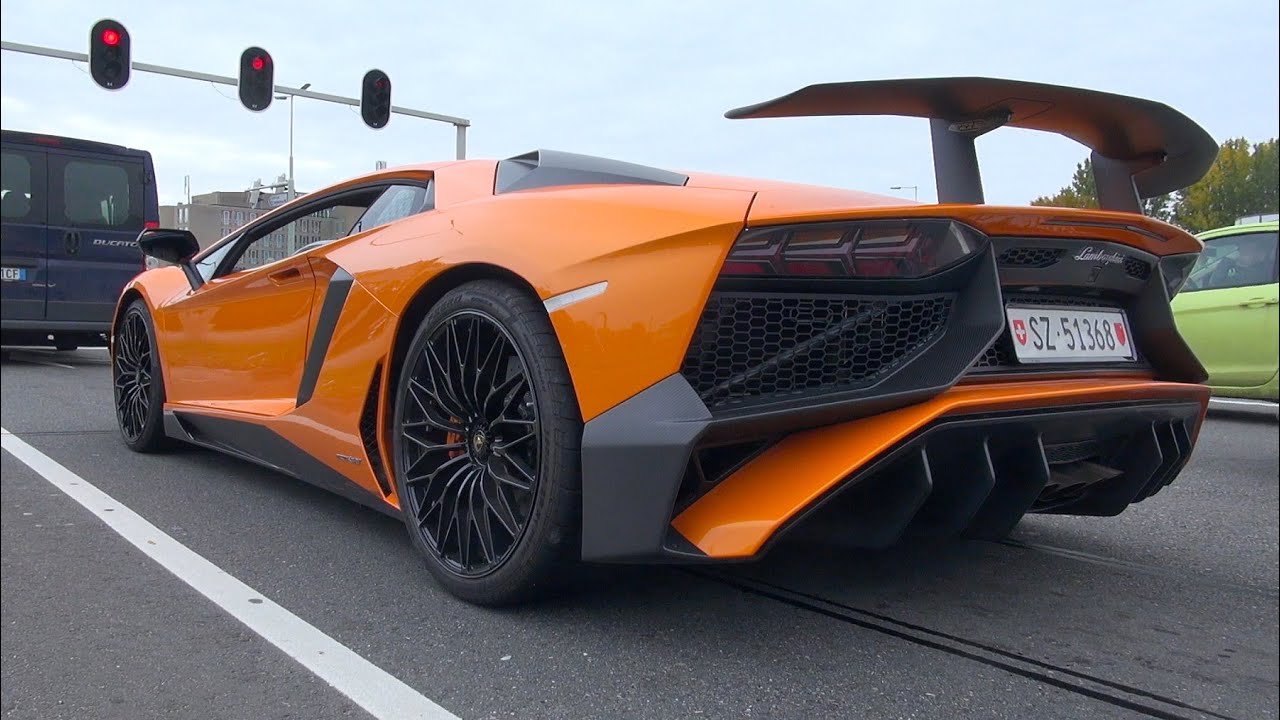 Lamborghini Aventador LP750-4 SuperVeloce - INSANE REVS!!