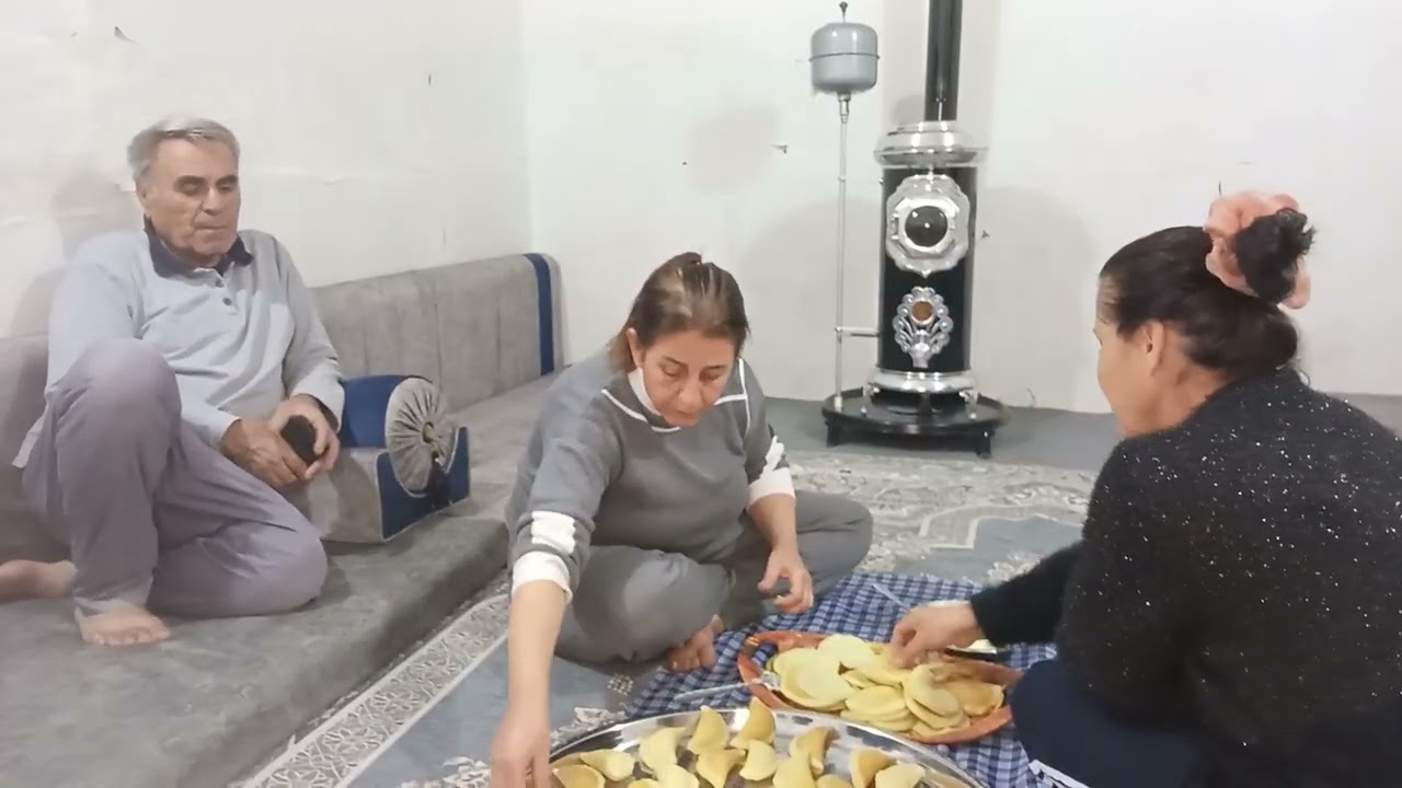 اجونا ضيوف سوينا قطايف خليكن معنا لاخر الفيديو ولا تنسوا الاشتراك ❤️😍😍