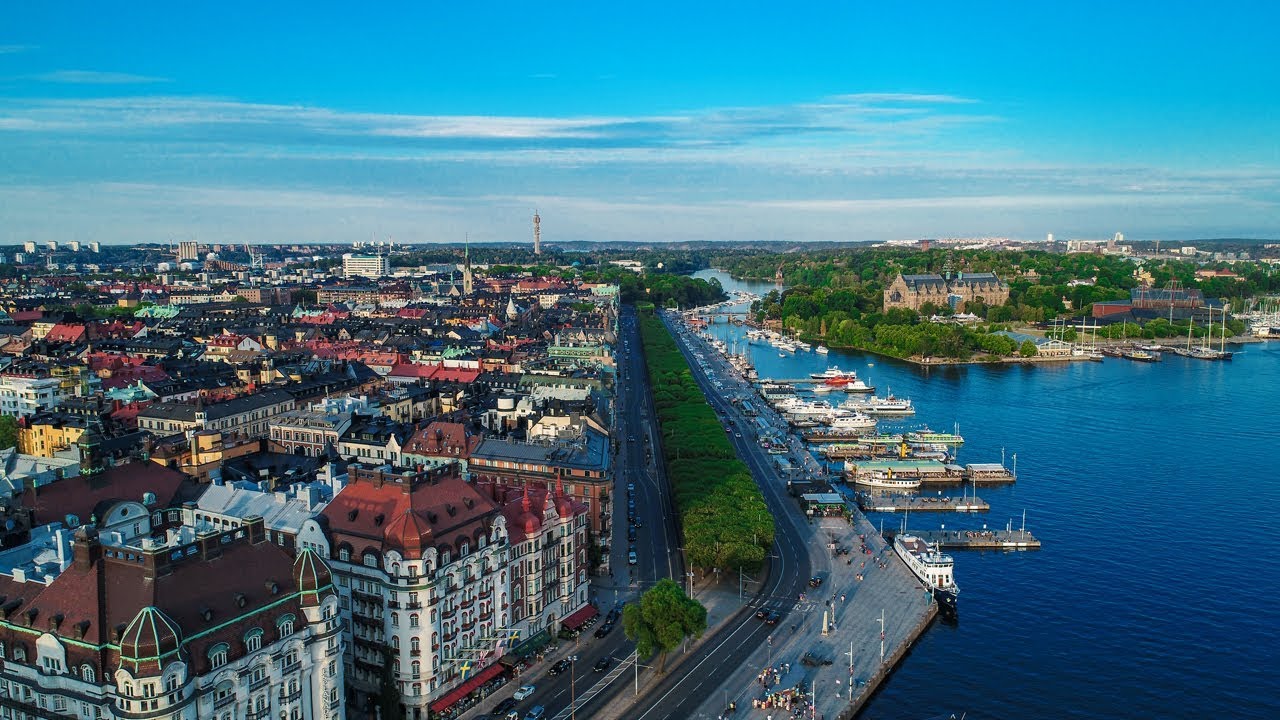 DRONE FLIGHT OVER SWEDEN: The city of Stockholm + the archipelago (Grinda, Vaxholm)