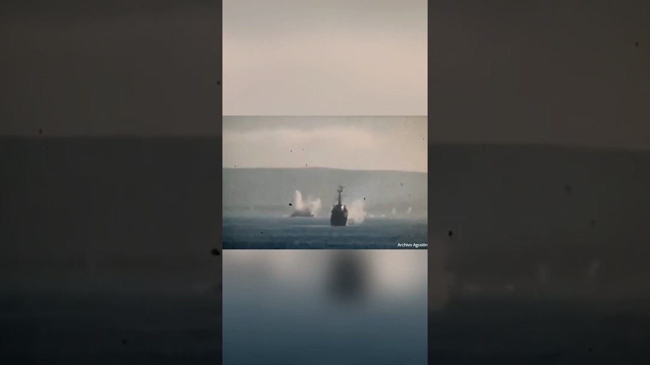🇦🇷 Video in&eacute;dito de Ataques a&eacute;reos en Malvinas, Aviones A-4 atacan buques ingleses! 1982 💥