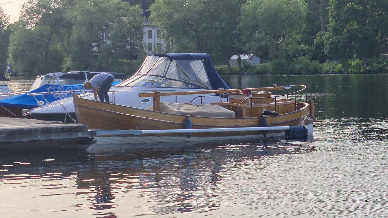 8K. Boat 