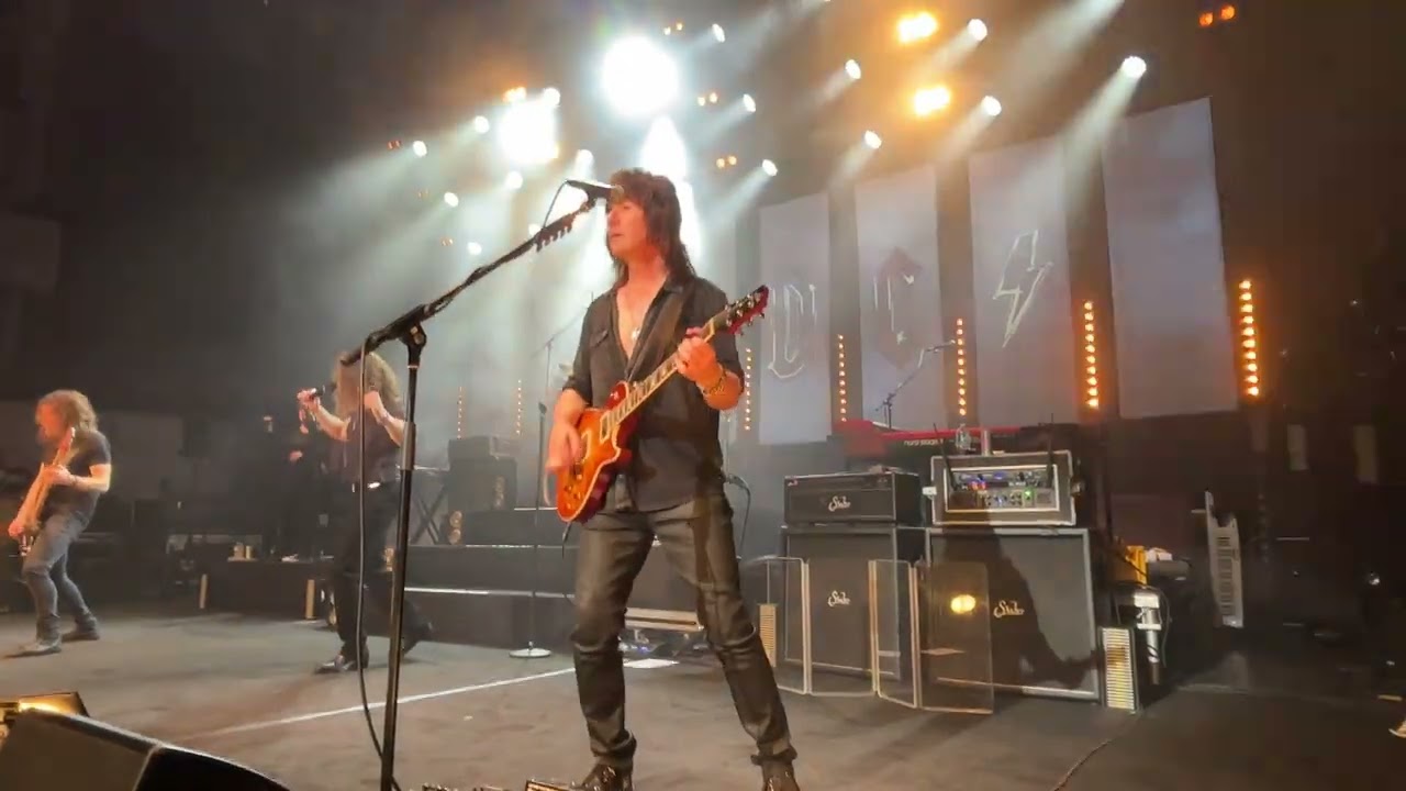 Classic Rock Show: Thunderstruck: Northampton 2026