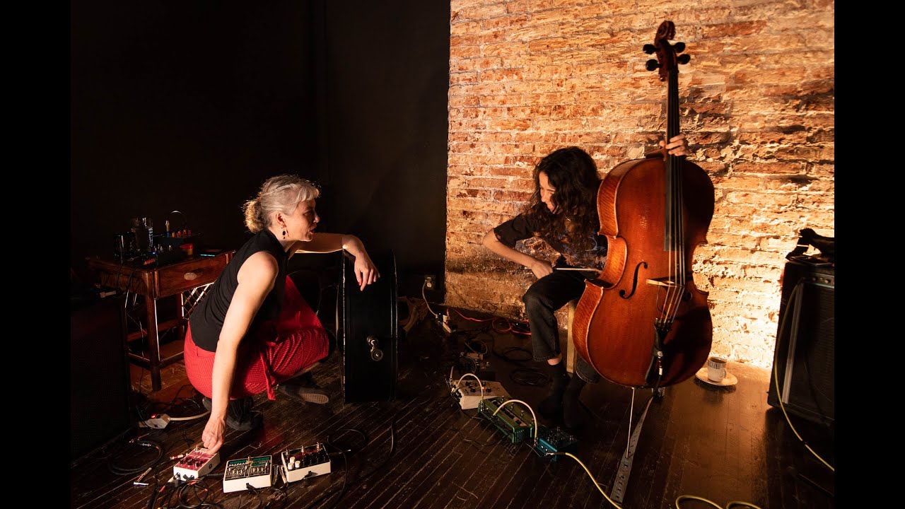 Amanda Irarrazabal y Mabe Fratti / Improvisación Libre en Manglar
