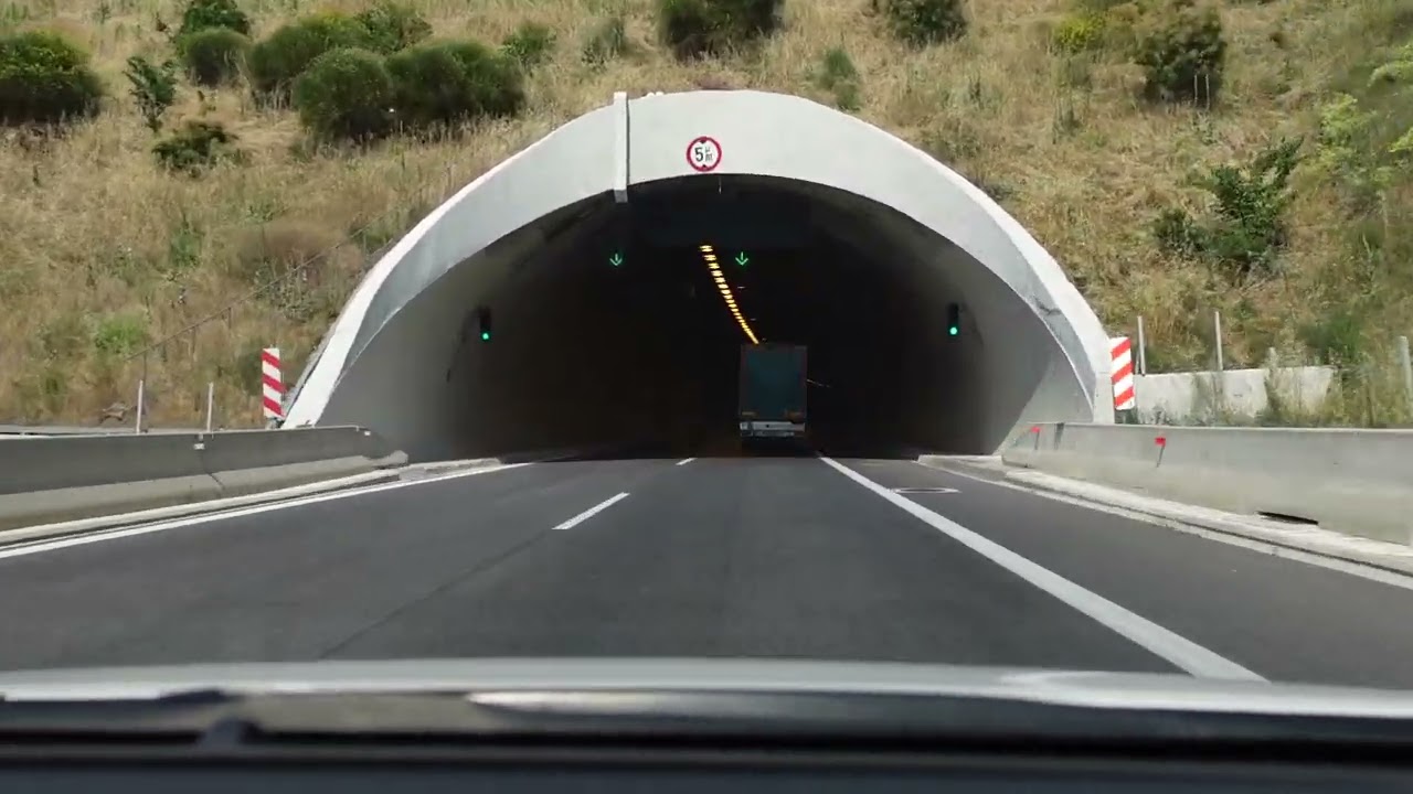 Greece: highway driving & tunnel crossing - οδήγηση στα Τούνελ Τεμπών