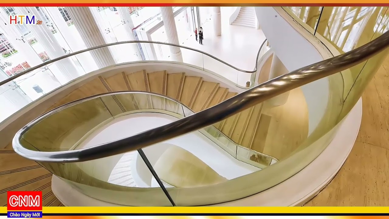 Thủ đô Hà Nội khánh thành nhà hát Hồ Gươm là nhà hát đầu tiên tại Việt Nam đạt tiêu chuẩn quốc tế.