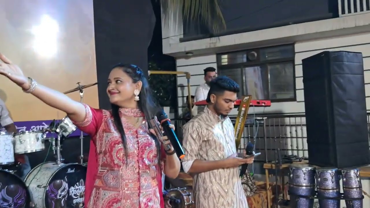 सध्या सीझन मधे हळदी मधे खूप वाजणारा गाण मस्त गायला आणि पब्लिक पण खूप नाचली फुल्ल धम्माल शो नारंगी