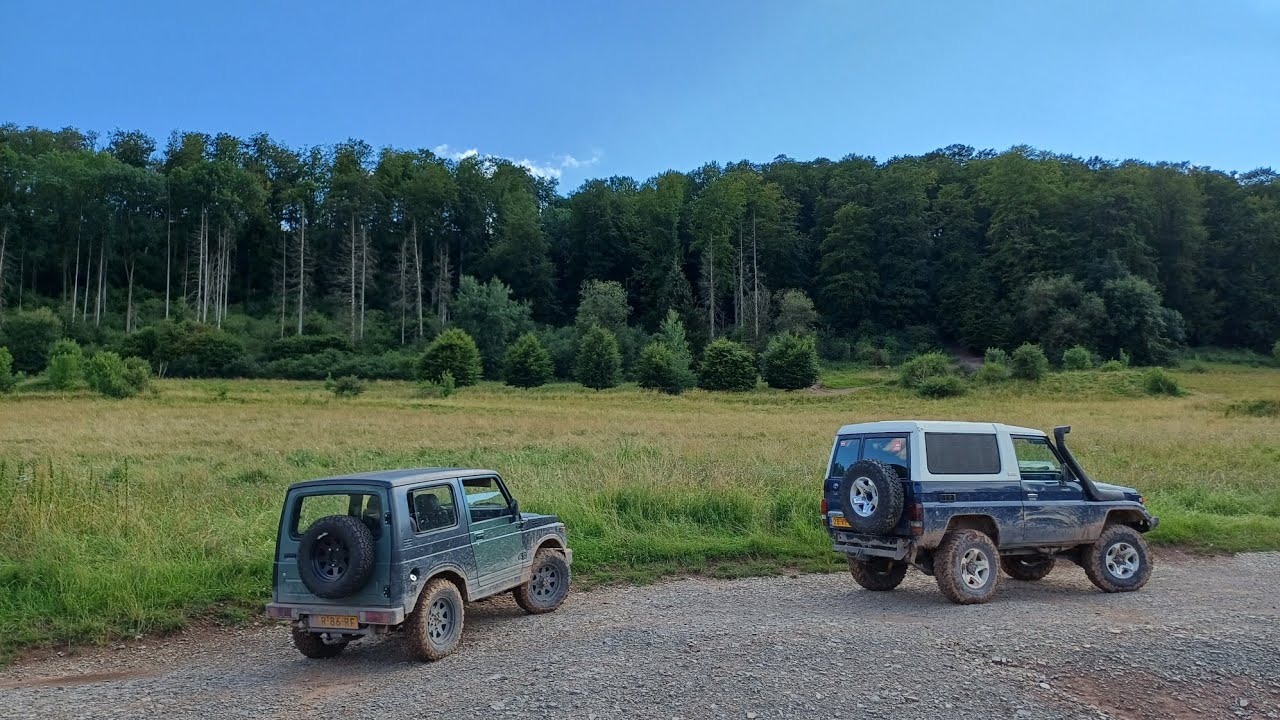 offroad suzuki samurai (sj413) and toyota landcruiser (hzj74) freizeitpark mammut