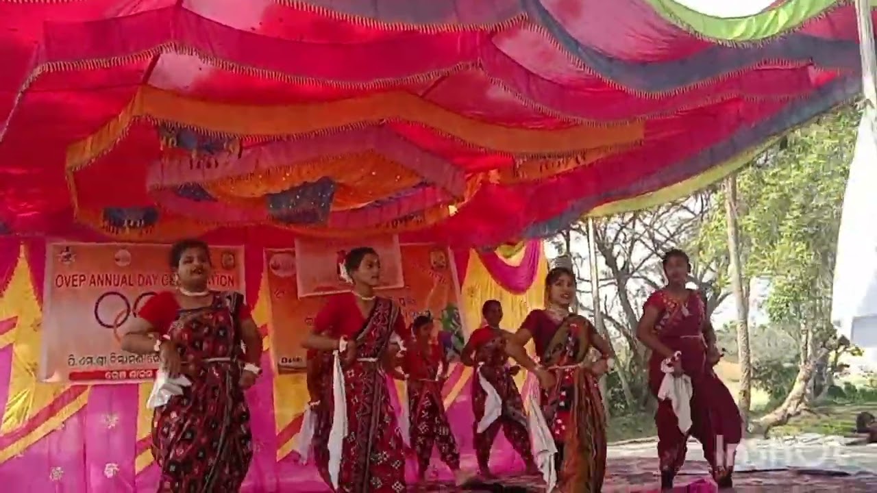 P.M shree program  annual function in our school...🙏🙏🙏 Me and my group dance...