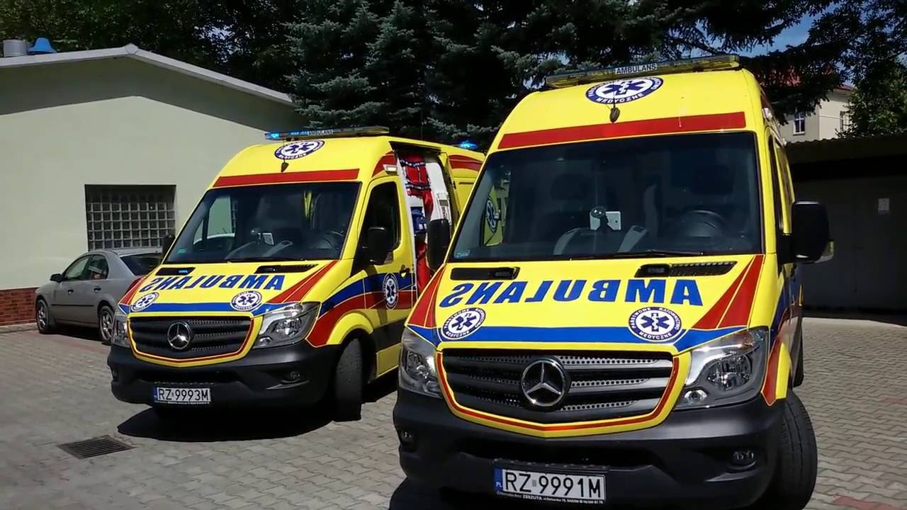WSPR Rzesz&oacute;w - Pokaz nowych karetek