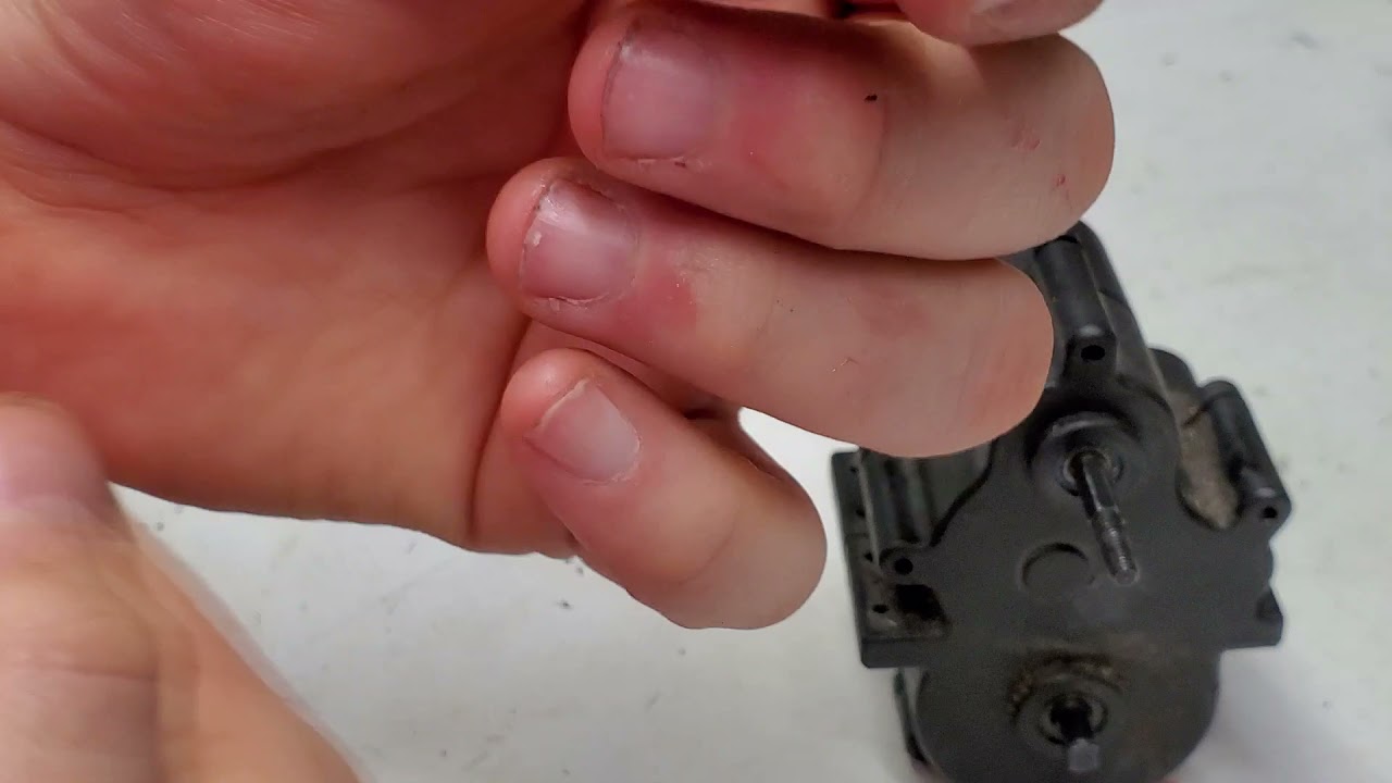 UPDATE: E-Maxx 3906 Steel Idler Uograde
