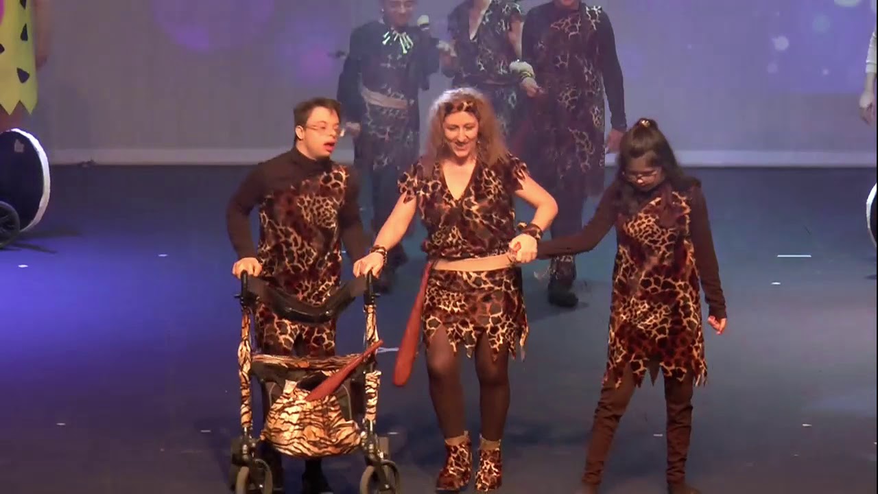El CEE María Luisa Navarro Margati celebró su tradicional Festival de Navidad